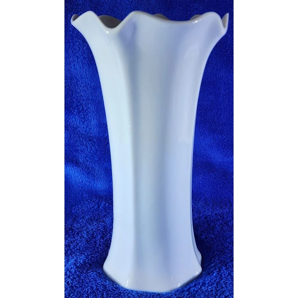 Beautiful Vintage 10.5 inches Seizan Vase with Blue and White Flowers